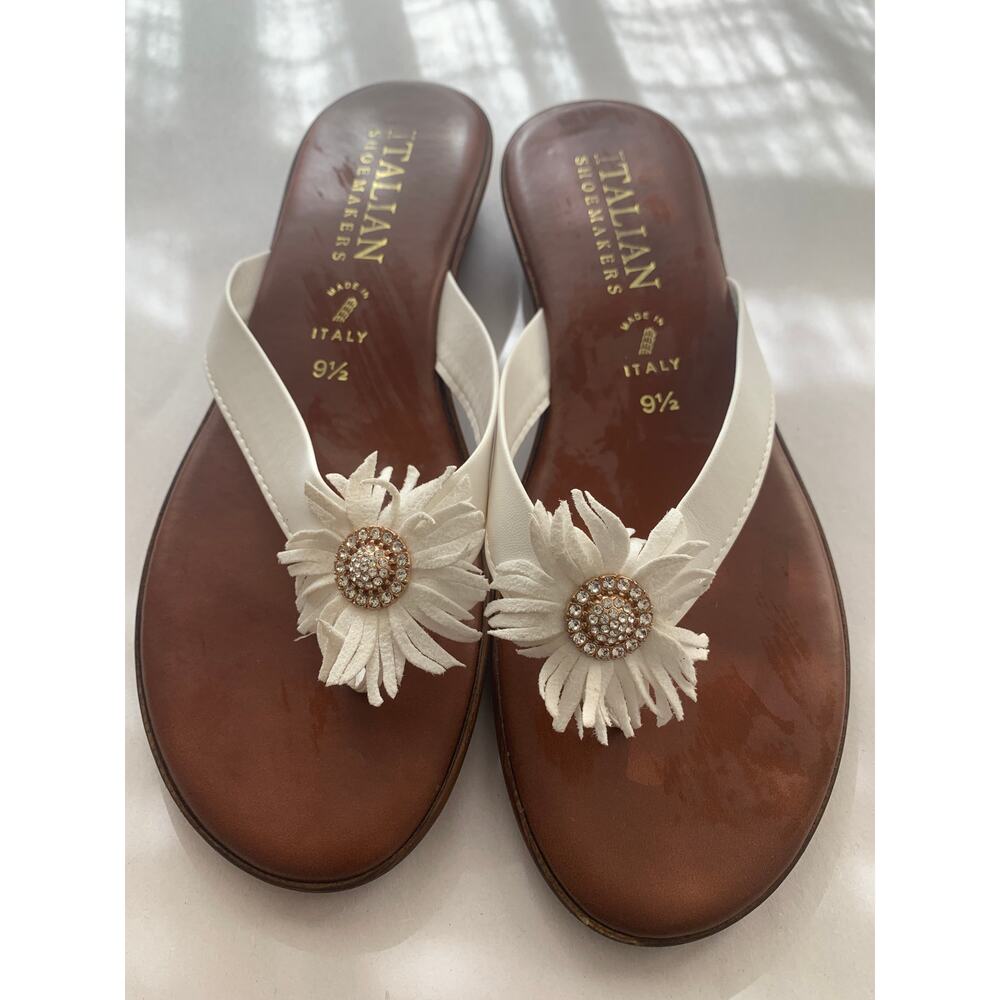 ITALIAN SHOEMAKERS WHITE FLIPFLOP SANDALS RHINESTONE EMBELLISHED LEATHER 9.5
